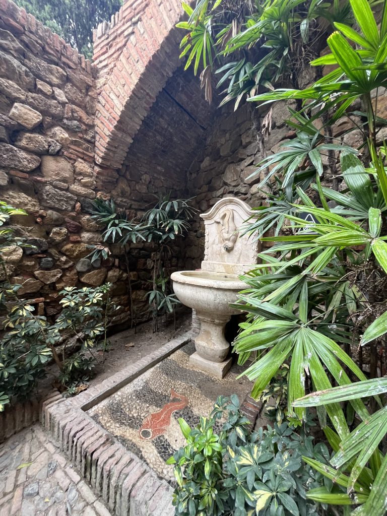 Photo d'une fontaine a l'alcazaba